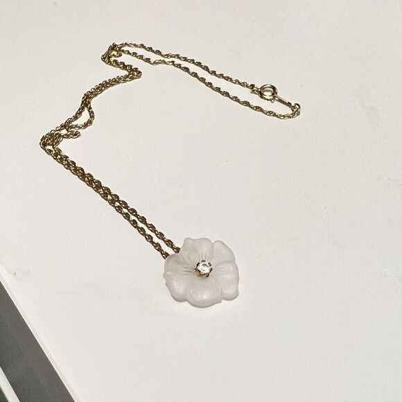 White Flower Rhinestone Gold Necklace 8” Length Floral Dainty Minimal - Picture 5 of 5